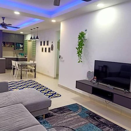 Debayu Homestay With Free Parking At Setia Alam Shah Alam Extérieur photo