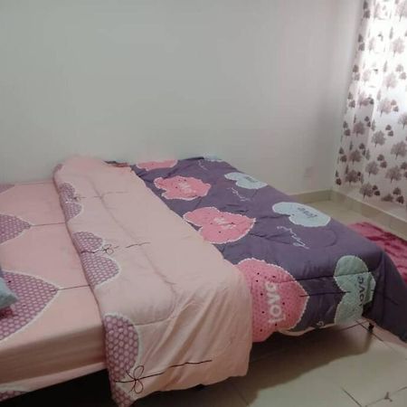 Debayu Homestay With Free Parking At Setia Alam Shah Alam Extérieur photo