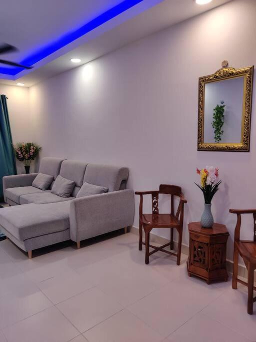 Debayu Homestay With Free Parking At Setia Alam Shah Alam Extérieur photo